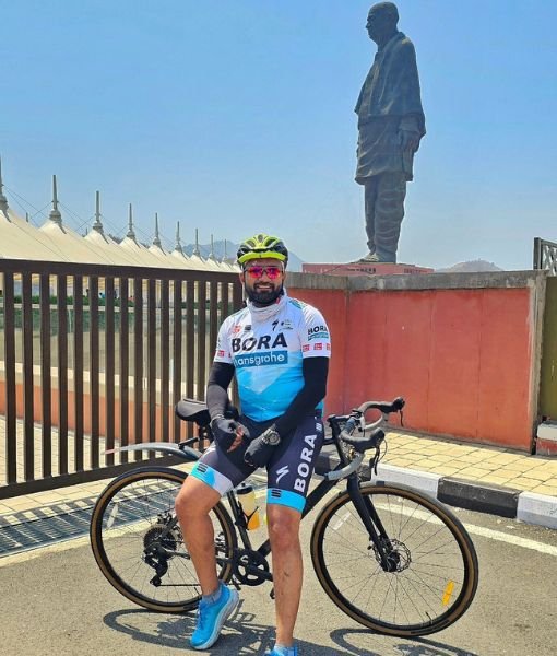 cycling statue of unity